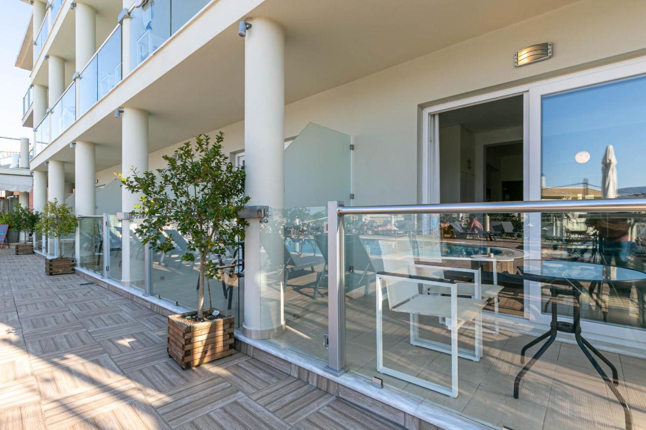 Palapart Gikas Gouvia Exterior photo